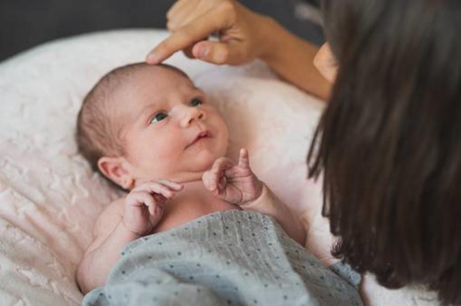 Come faccio a sapere che la testa del mio bambino è normale? | Rivista Sayidaty