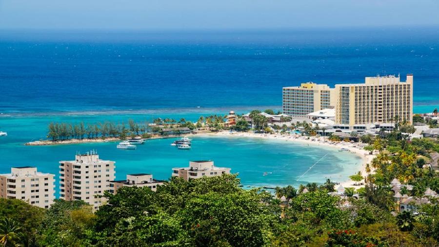 متعة السياحة في جامايكا