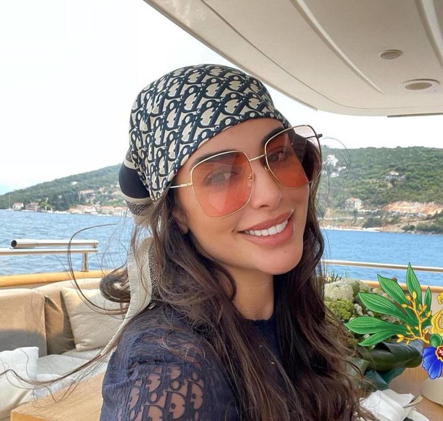 ياسمين صبري تظهر بغطاء الرأس في رحلتها الأخيرة في البحر - الصورة من حسابها على إنستغرام