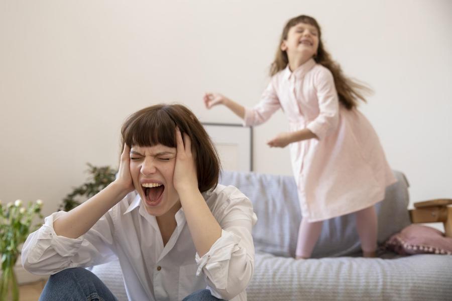 نصائح تساعدك على التوقف عن الصراخ على أطفالك